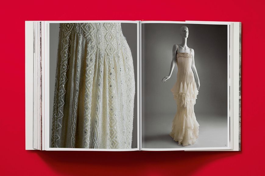Valentino. A Grand Italian Epic 9783754400692 фото