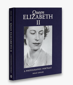 Queen Elizabeth II A Photographic Portrait 9780500026359 фото