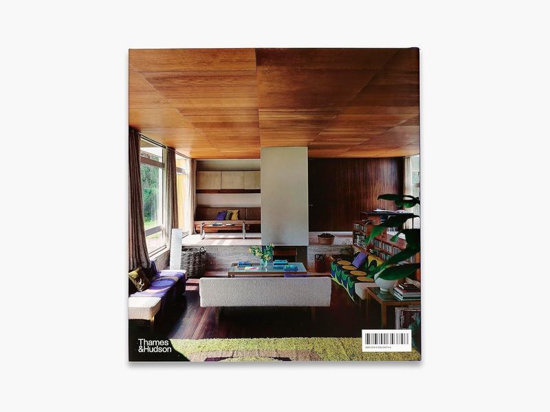 Iconic British House		 9780500343746 фото